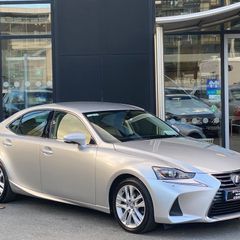 Lexus IS300h 2019