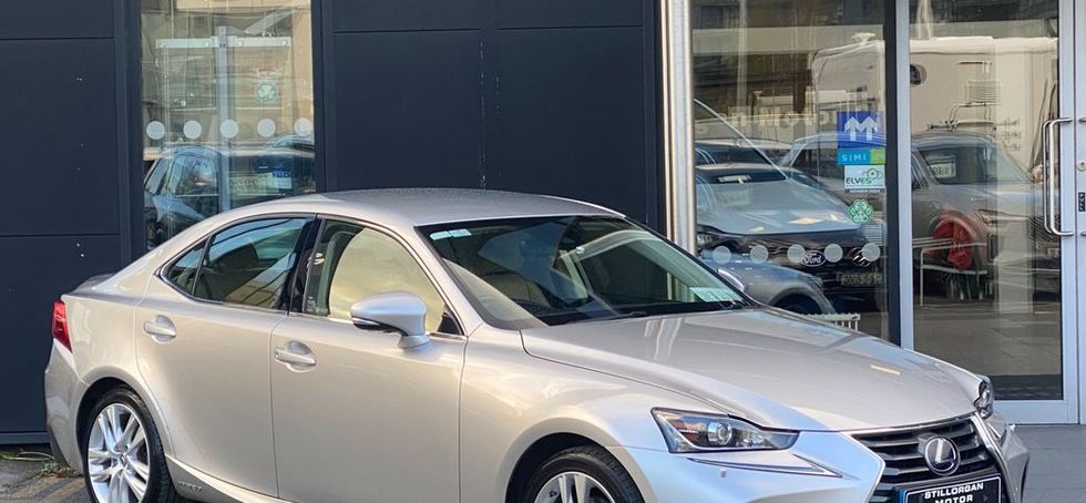 Lexus IS300h 2019