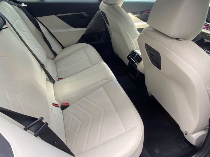 BMW 5 Series 2025