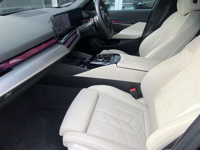 BMW 5 Series 2025