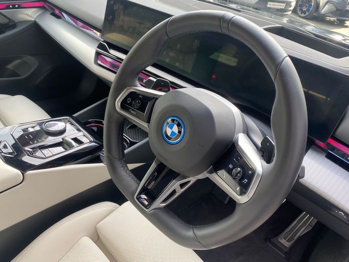 BMW 5 Series 2025
