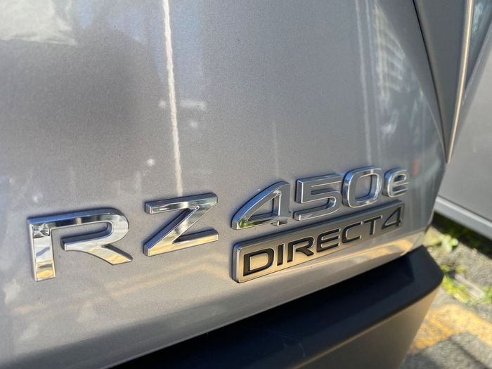 Lexus RZ 2025