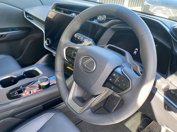 Lexus RZ 2025