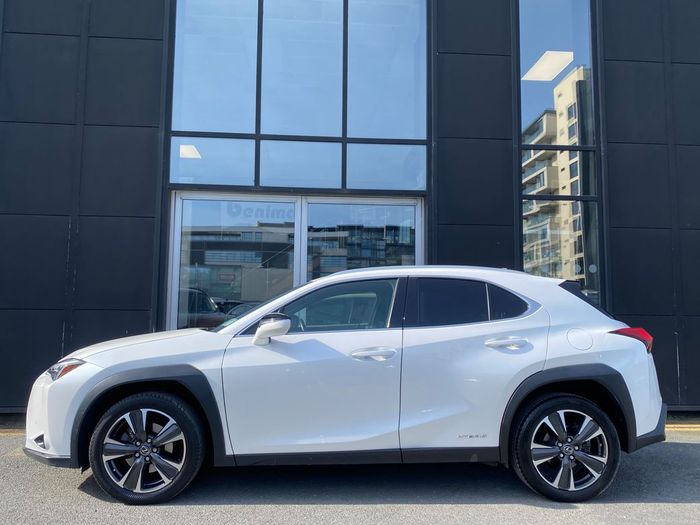 Lexus UX250h 2020