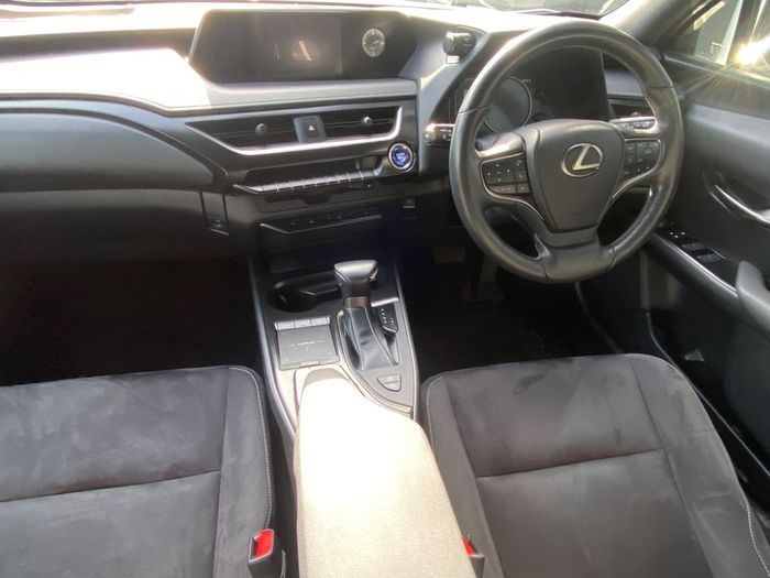 Lexus UX250h 2020