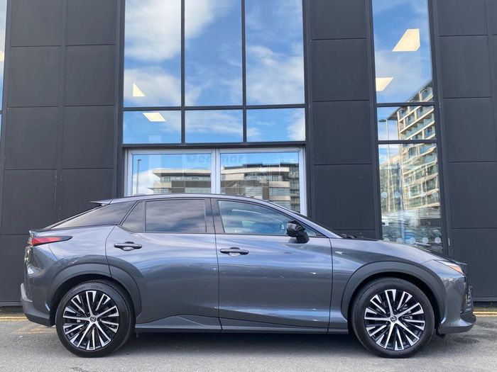 Lexus RZ 2024