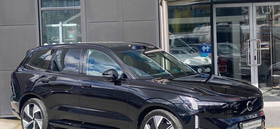 Volvo EX90 2025