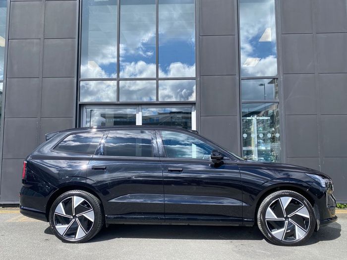 Volvo EX90 2025