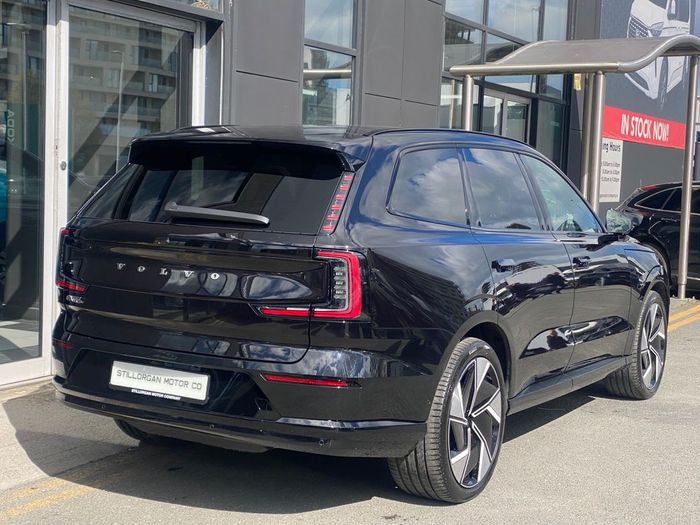 Volvo EX90 2025