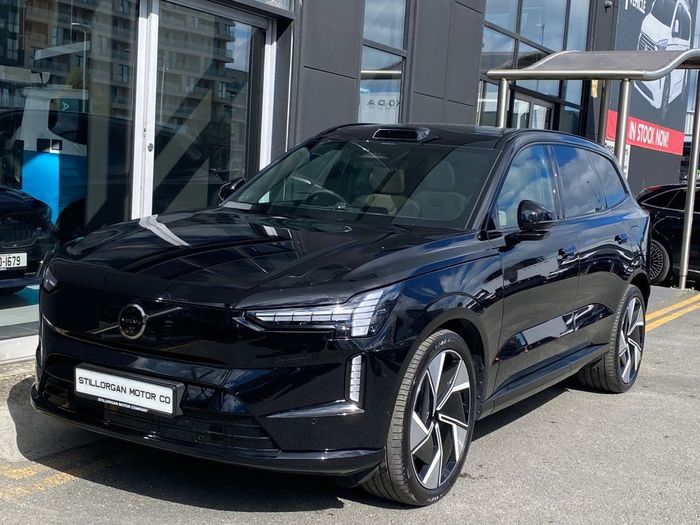 Volvo EX90 2025