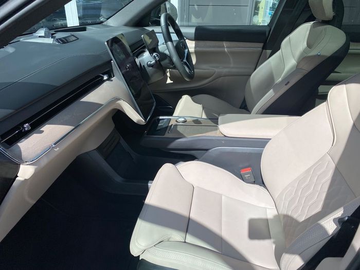 Volvo EX90 2025