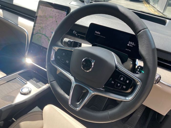 Volvo EX90 2025
