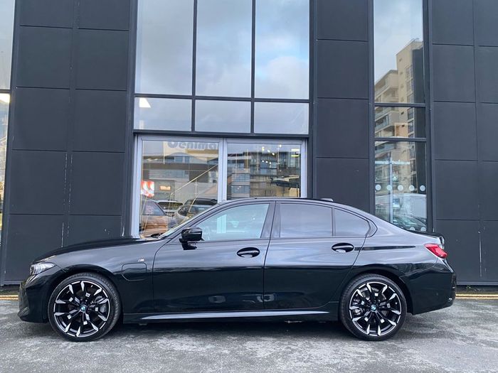 BMW 3 Series 2025