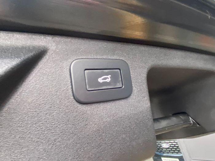 Land Rover Discovery Sport 2024