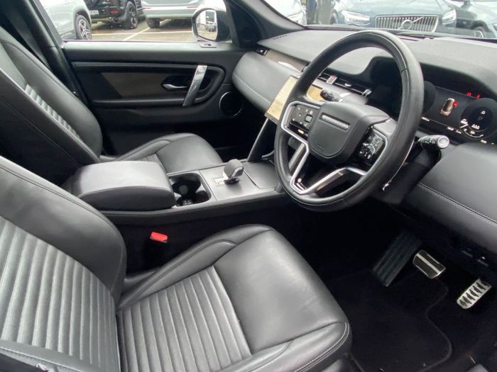 Land Rover Discovery Sport 2024