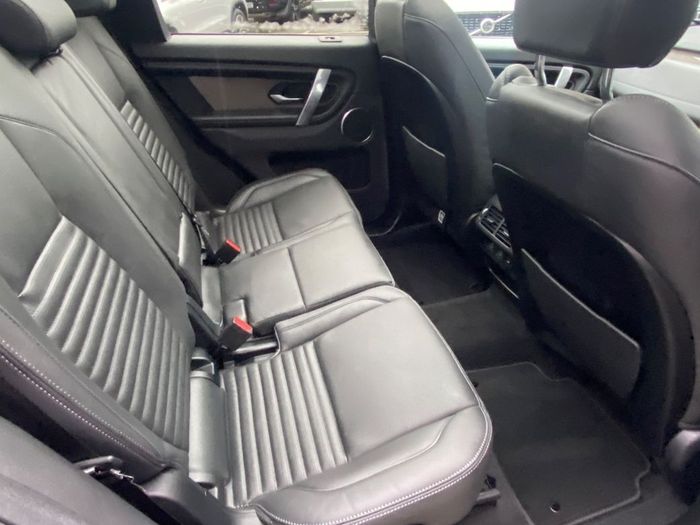 Land Rover Discovery Sport 2024