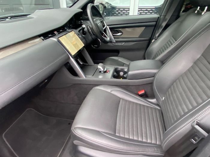 Land Rover Discovery Sport 2024