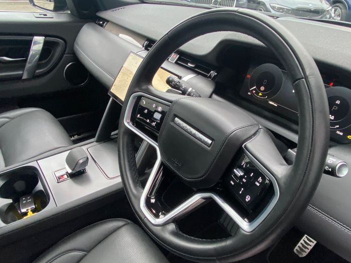 Land Rover Discovery Sport 2024