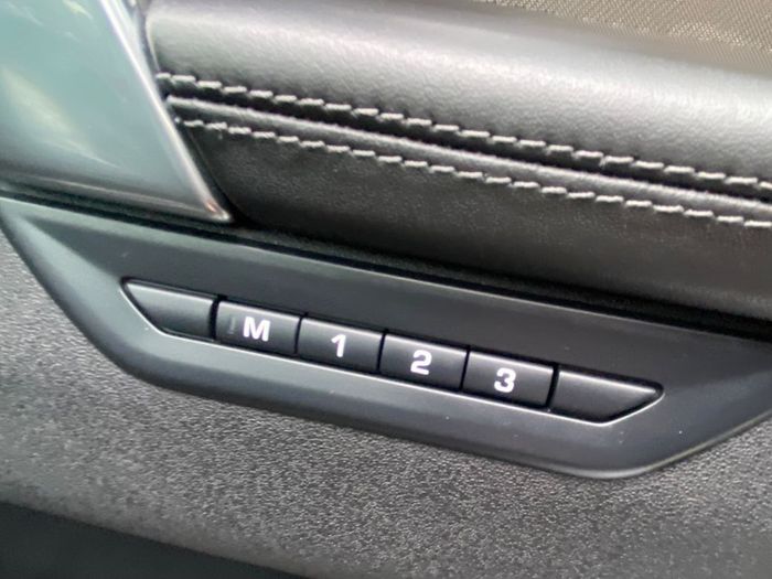 Land Rover Discovery Sport 2024