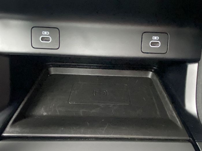 Land Rover Discovery Sport 2024