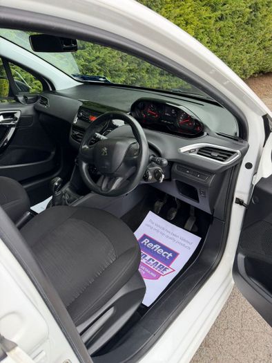 Peugeot 208 2014