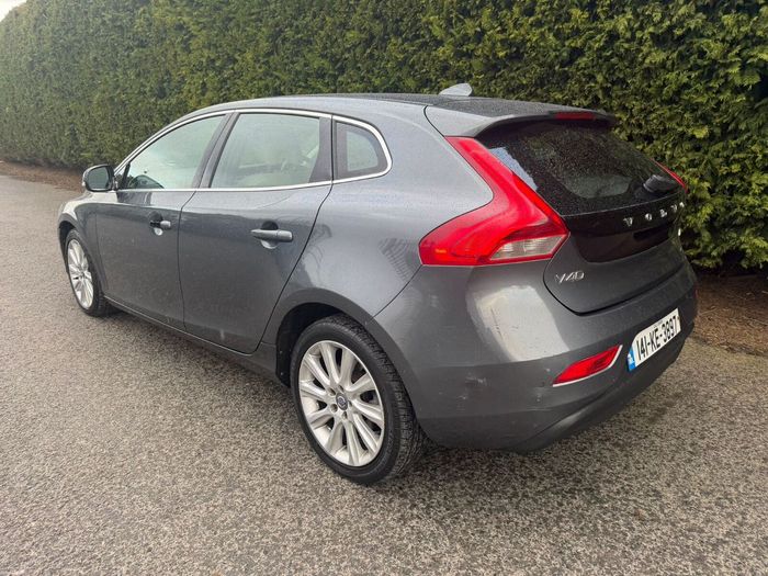 Volvo V40 2014