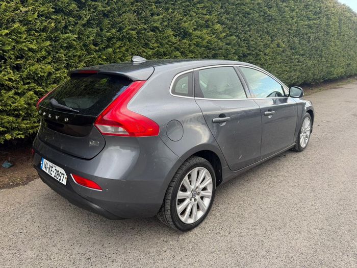 Volvo V40 2014