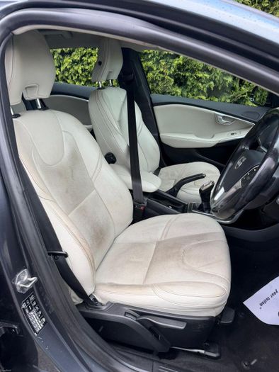 Volvo V40 2014