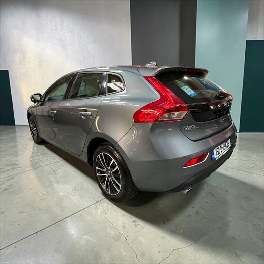 Volvo V40 2019