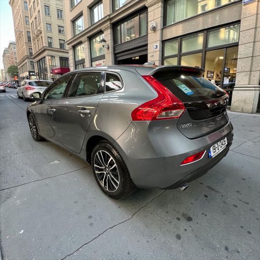Volvo V40 2019