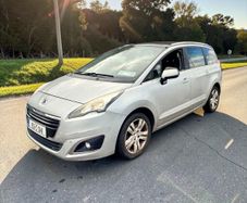 Peugeot 5008 2015