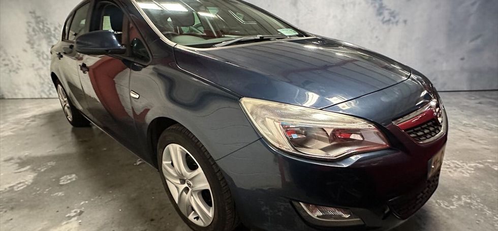 Opel Astra 2011