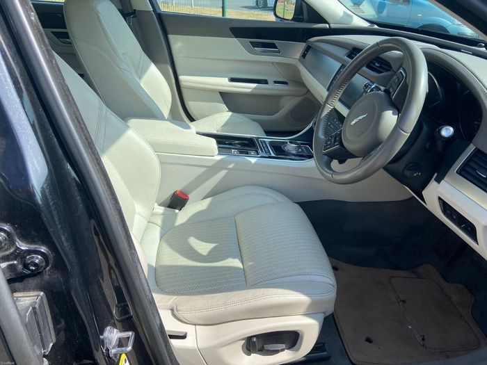Jaguar XF 2015