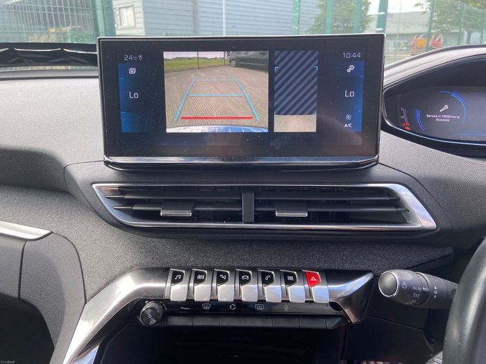 Peugeot 5008 2021