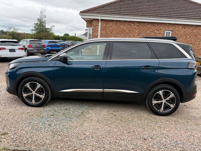 Peugeot 5008 2021
