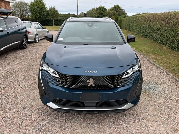 Peugeot 5008 2021
