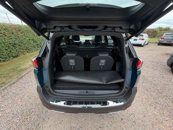 Peugeot 5008 2021