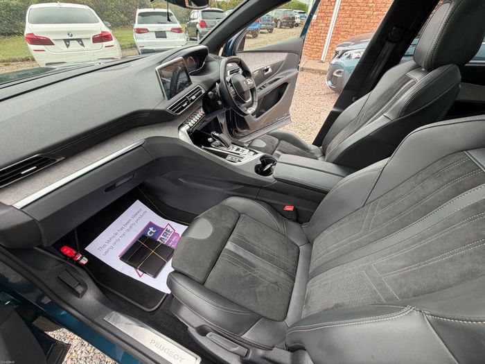 Peugeot 5008 2021
