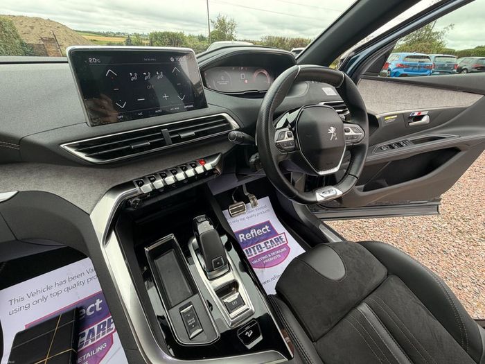 Peugeot 5008 2021