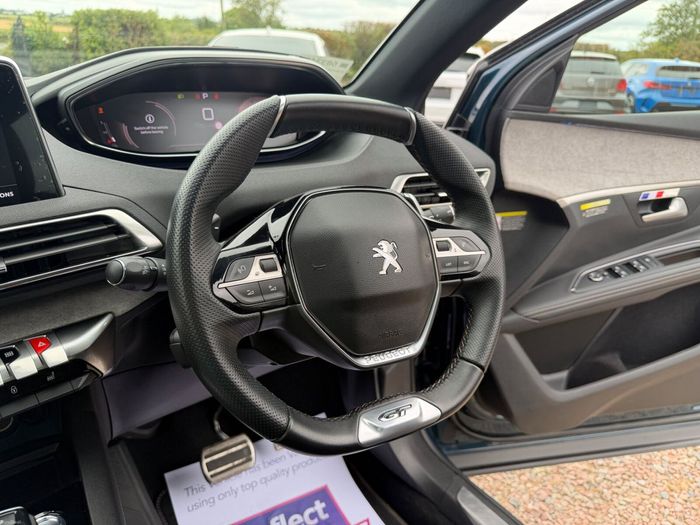 Peugeot 5008 2021