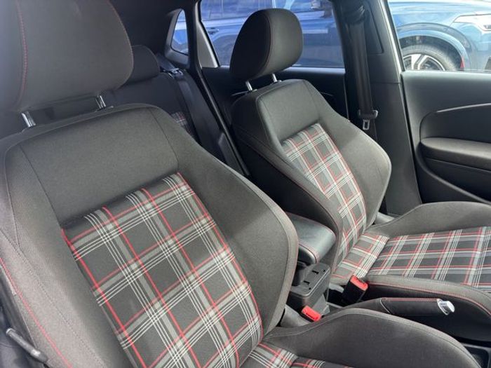 Volkswagen Polo 2015