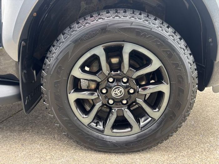 Toyota HiLux 2023