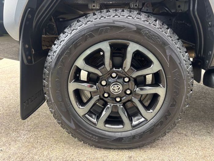 Toyota HiLux 2023
