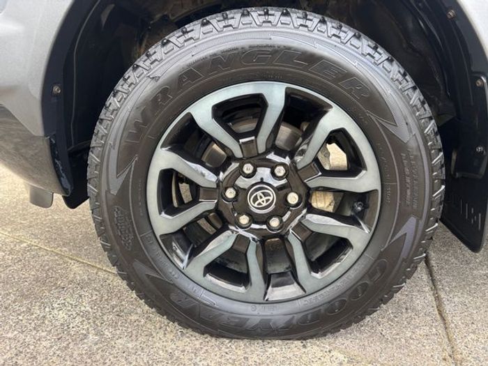 Toyota HiLux 2023