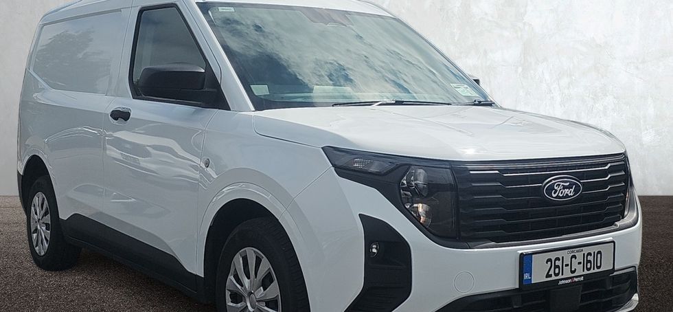 Ford TRANSIT COURIER 2026