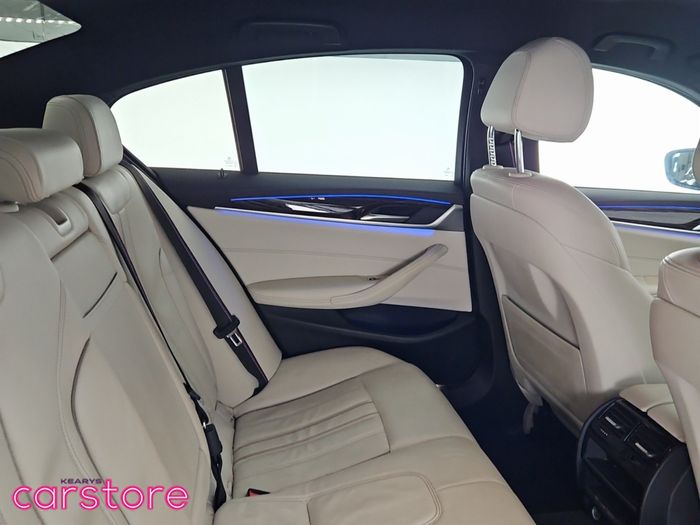 BMW 5 Series 2021