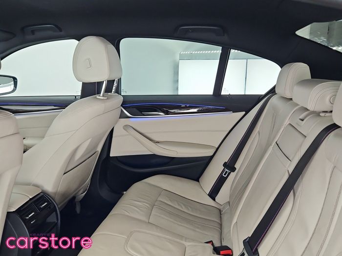 BMW 5 Series 2021