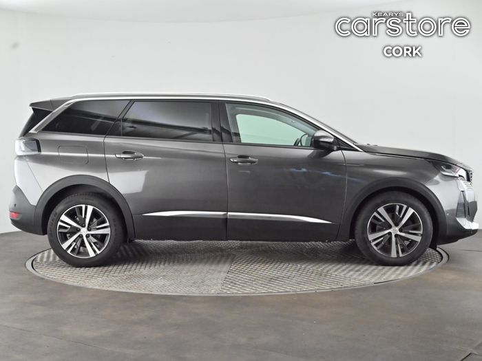 Peugeot 5008 2021