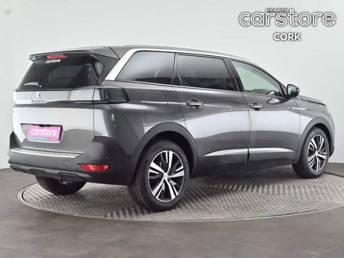 Peugeot 5008 2021