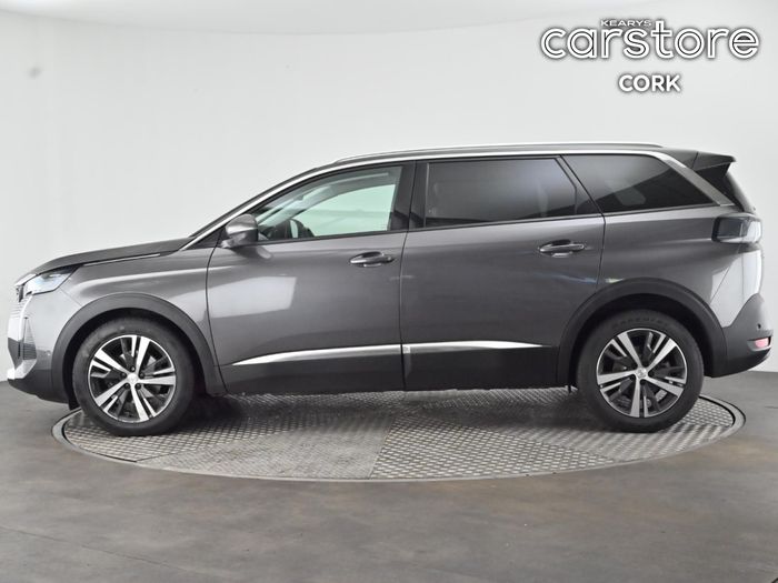Peugeot 5008 2021